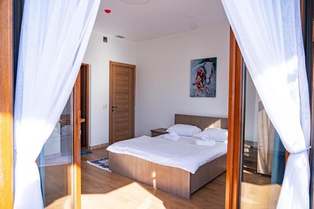 Royal Hotel 3* суреті