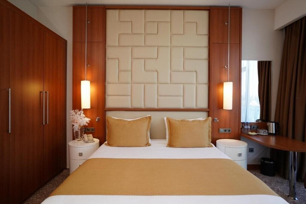 Фото Grand Bellagio Batumi Convention & Casino Hotel 4*