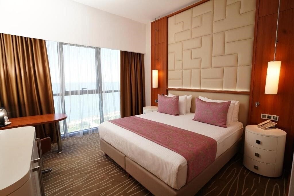 Фотография Grand Bellagio Batumi Convention & Casino Hotel 4*