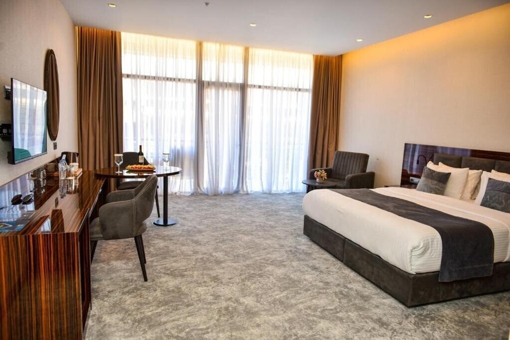 Hotel Monarch 4* қонақ үйі