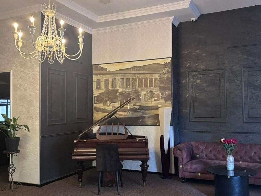 Отель Aura Boutique Hotel 4*