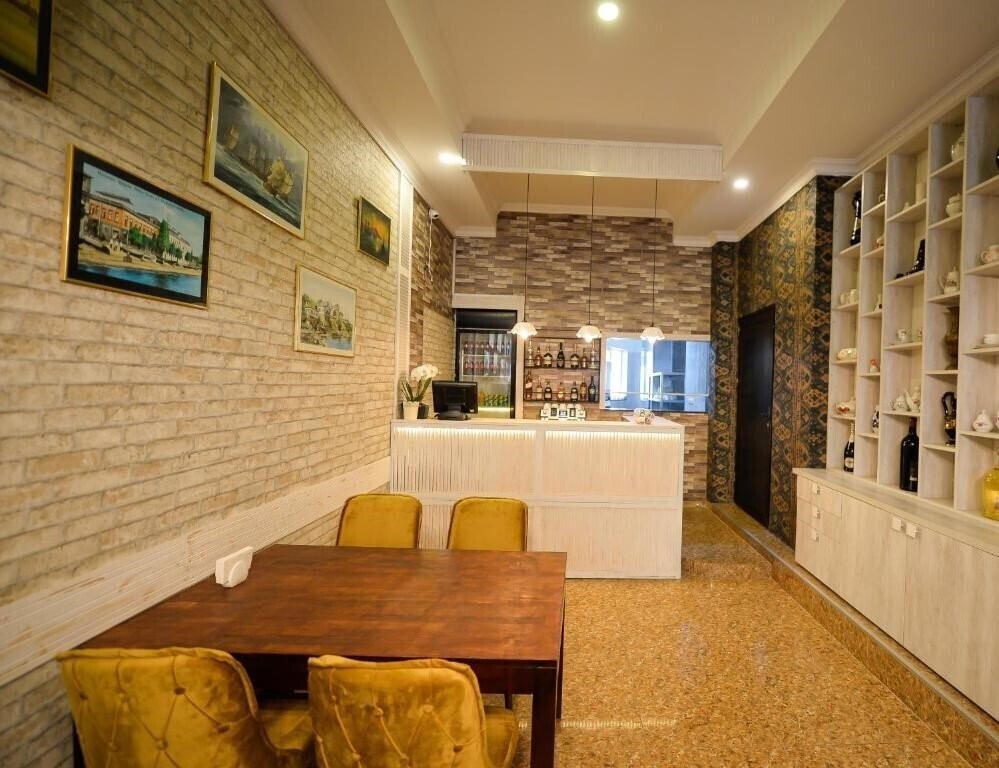 Aura Boutique Hotel 4* фотосуреті