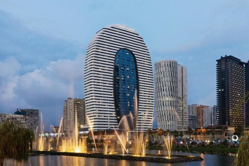Courtyard By Marriott Batumi 4* қонақ үйі