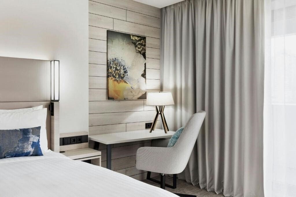 Фото Courtyard By Marriott Batumi 4*