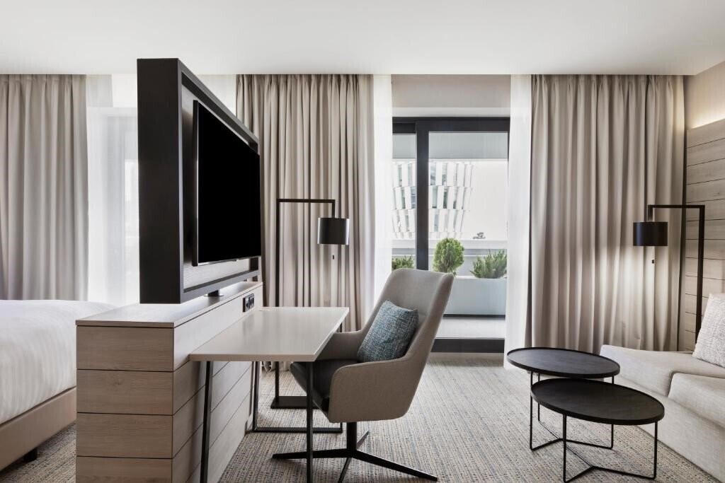 Courtyard By Marriott Batumi 4* суреті