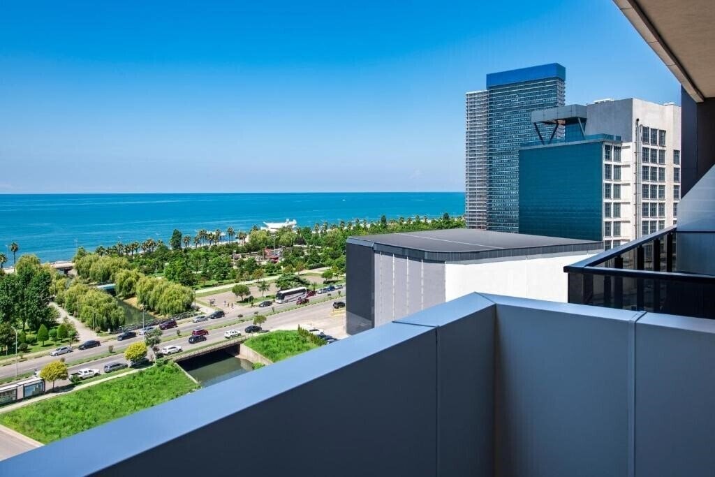 Отель Steps Batumi Hotel & Suites 4*