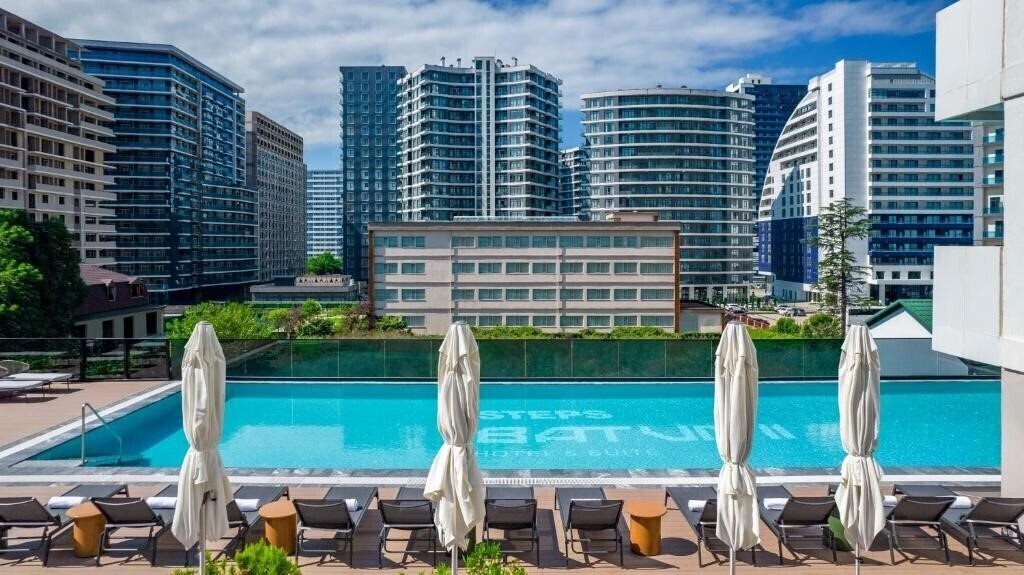 Steps Batumi Hotel & Suites 4* суреті