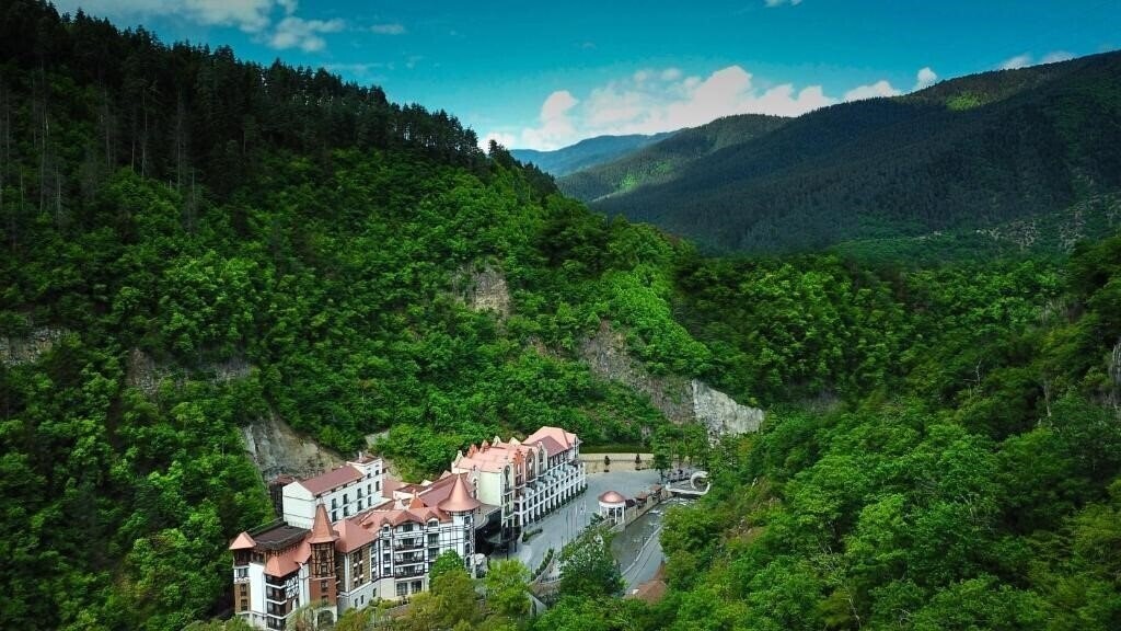 Crowne Plaza Borjomi 5* қонақ үйі