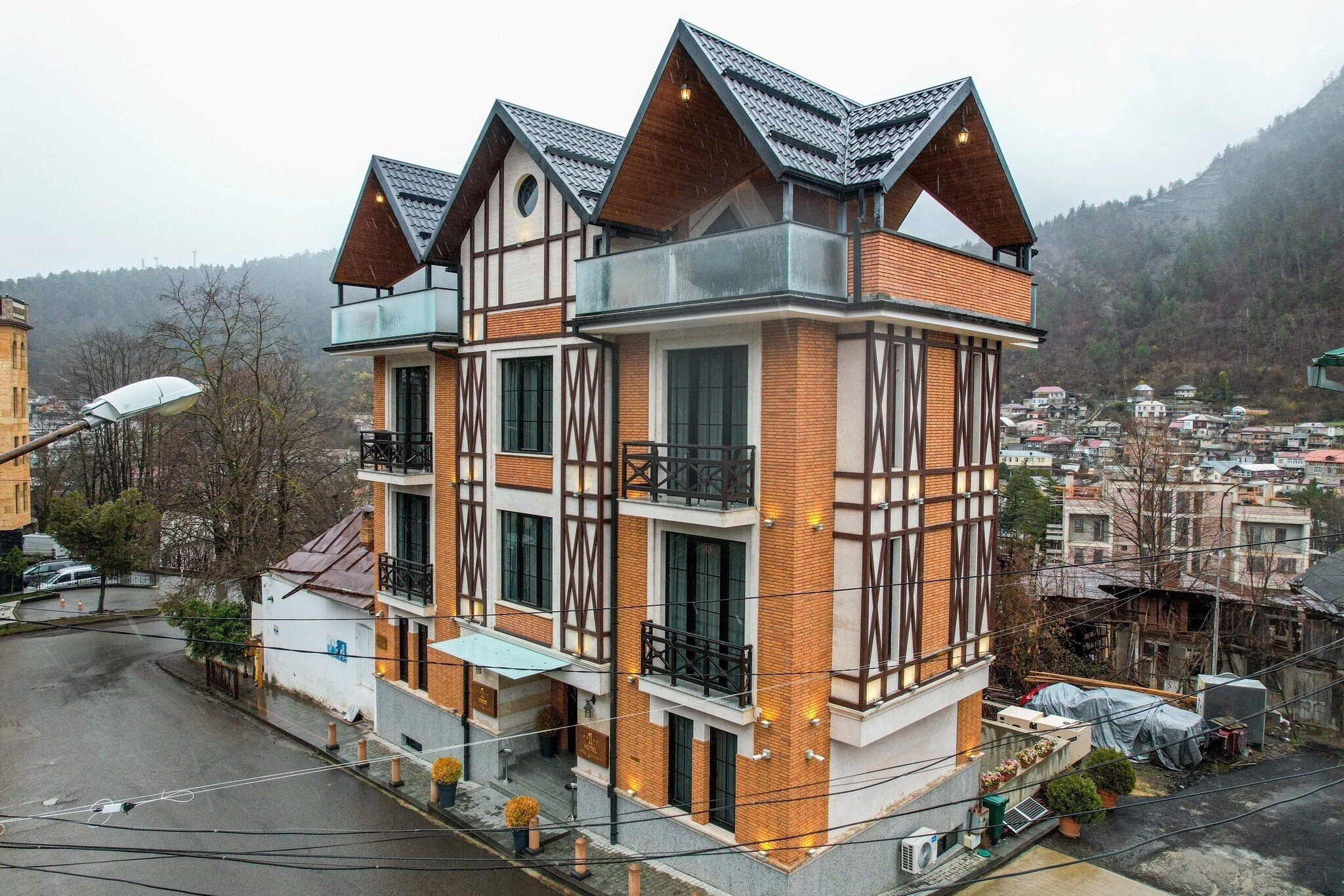 1 Hotel Borjomi (ex. Milano Palace) 4* қонақ үйі