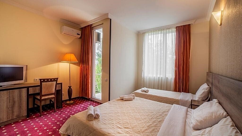 Orange 3* фотосуреті