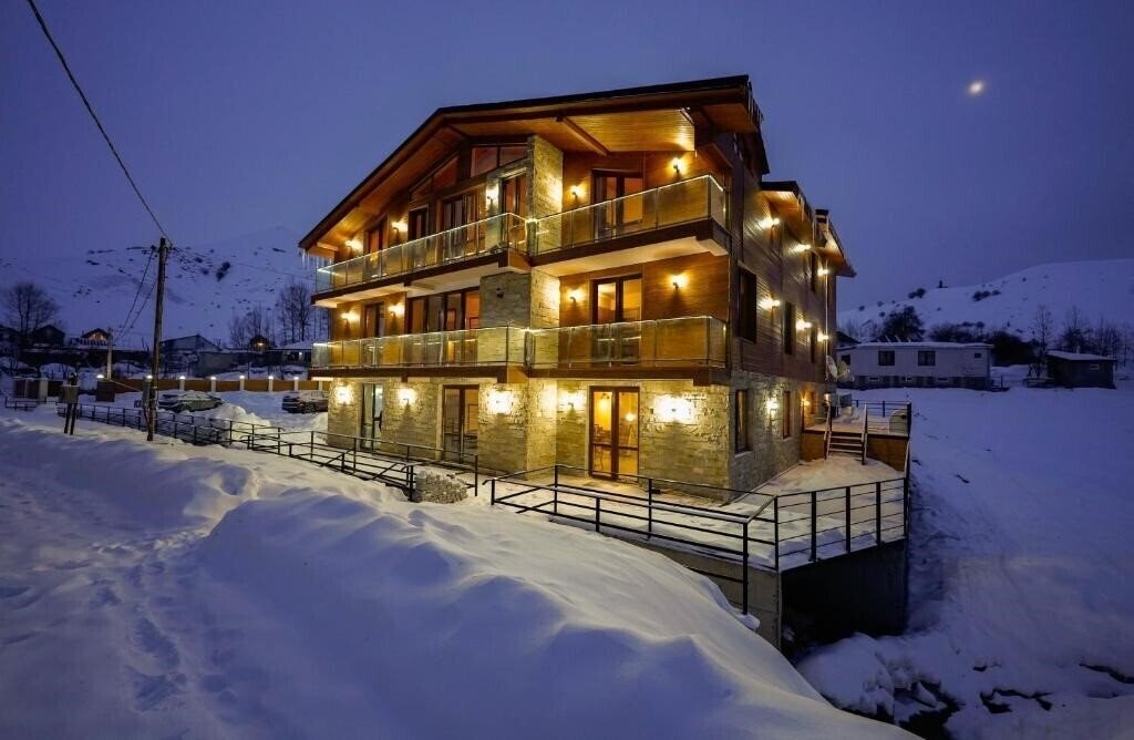 Hotel Pine Chalets 4* қонақ үйі