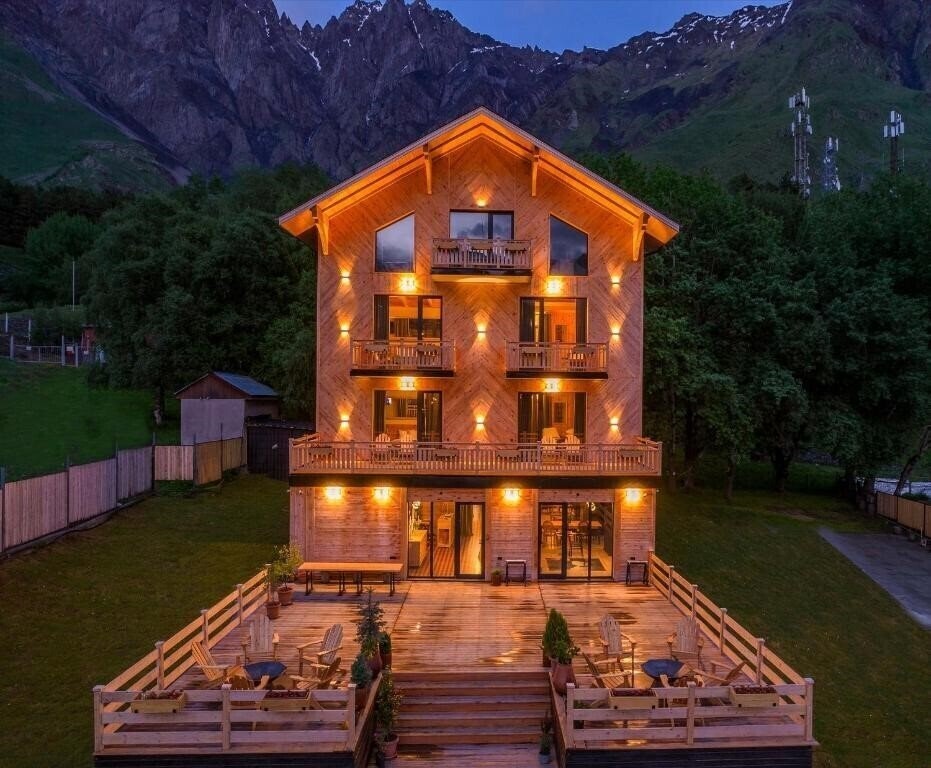Отель Hotel 1740 3*