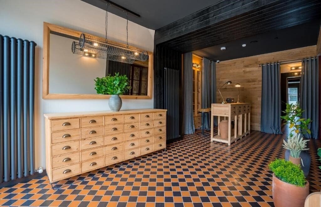 Фото Hotel 1740 3*