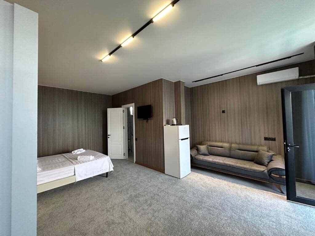 Отель Elite Hotel 3*