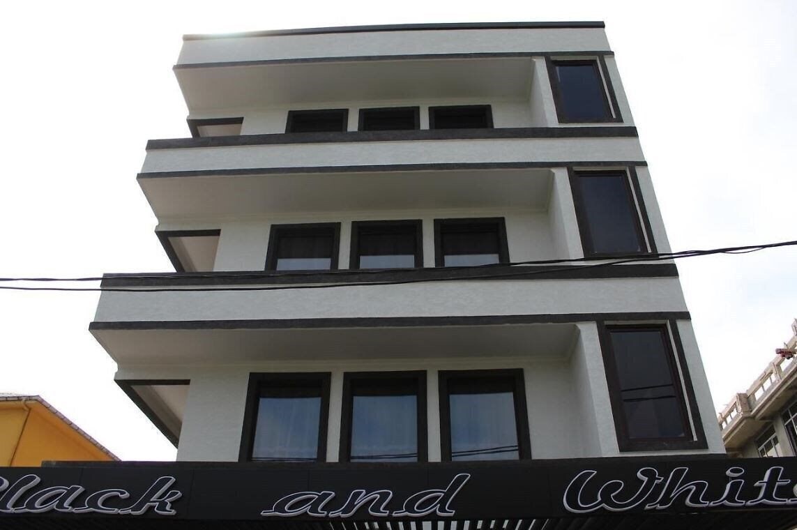 Hotel Black & White Kobuleti 3* қонақ үйі