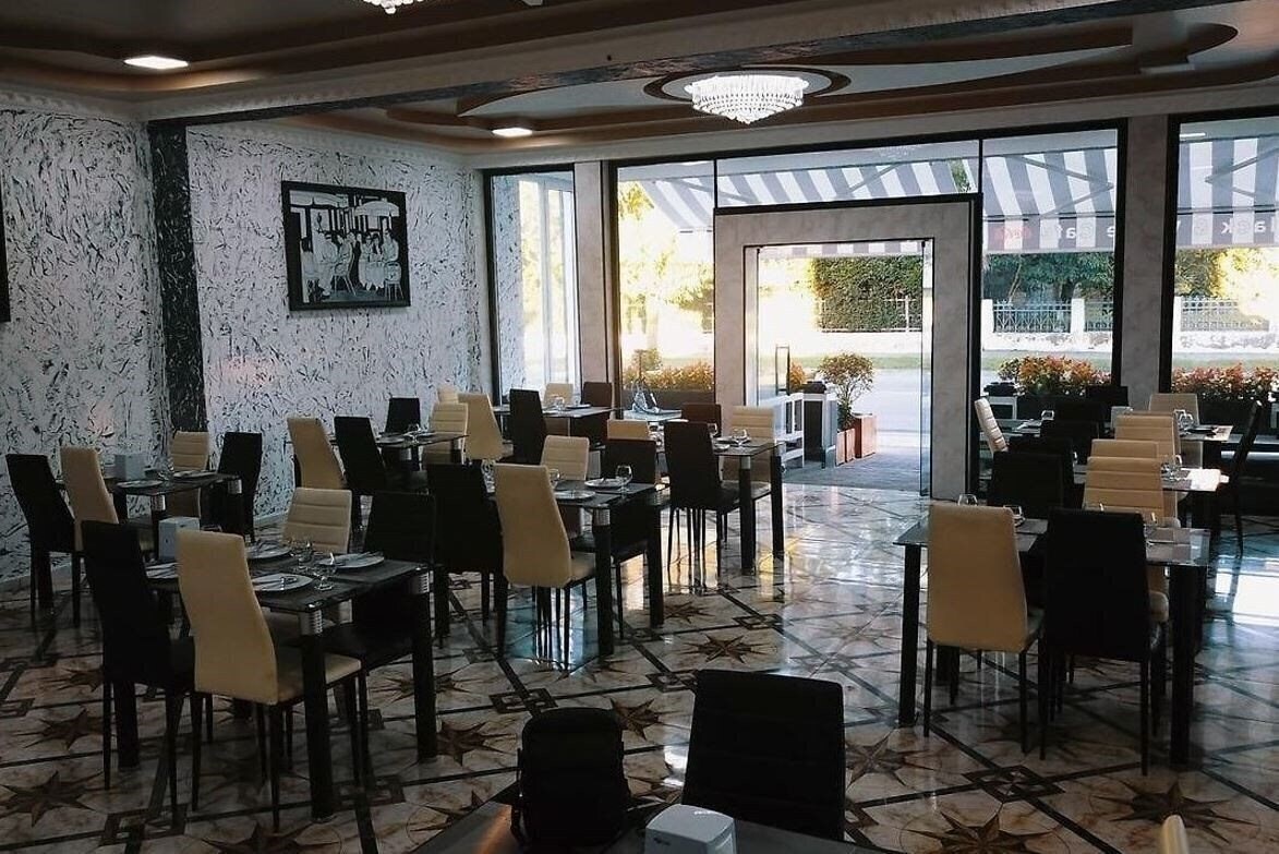 Hotel Black & White Kobuleti 3* суреті