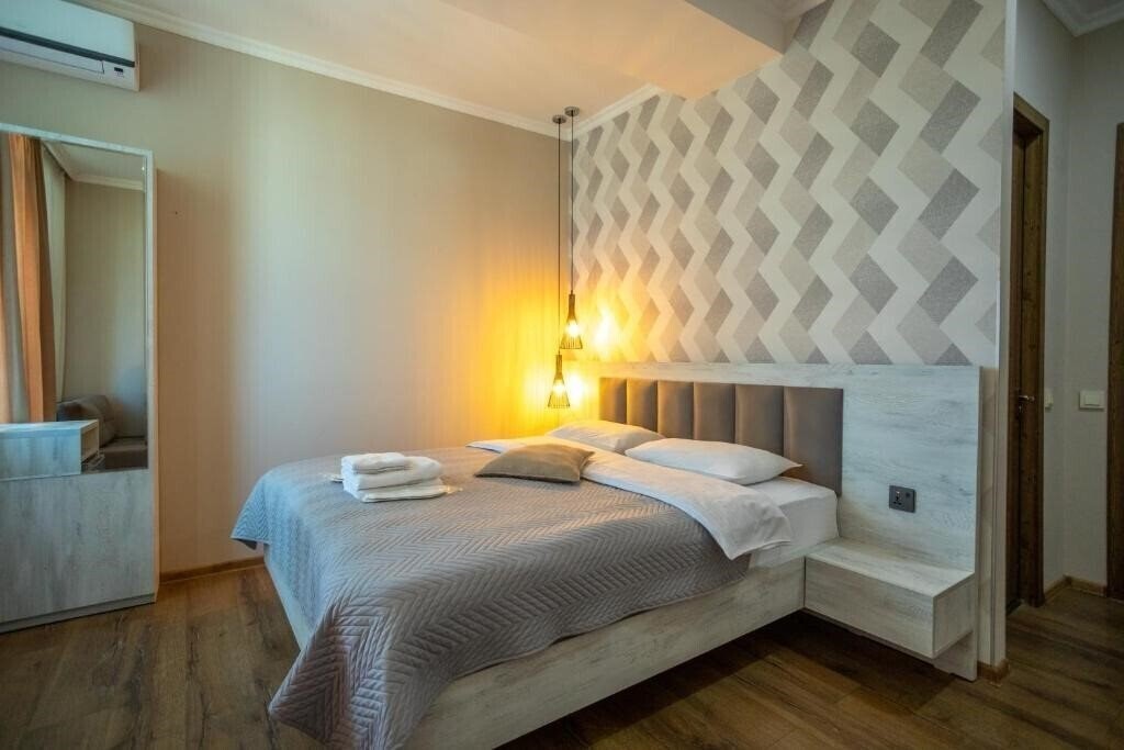Hotel Terrace Kutaisi 3* суреті