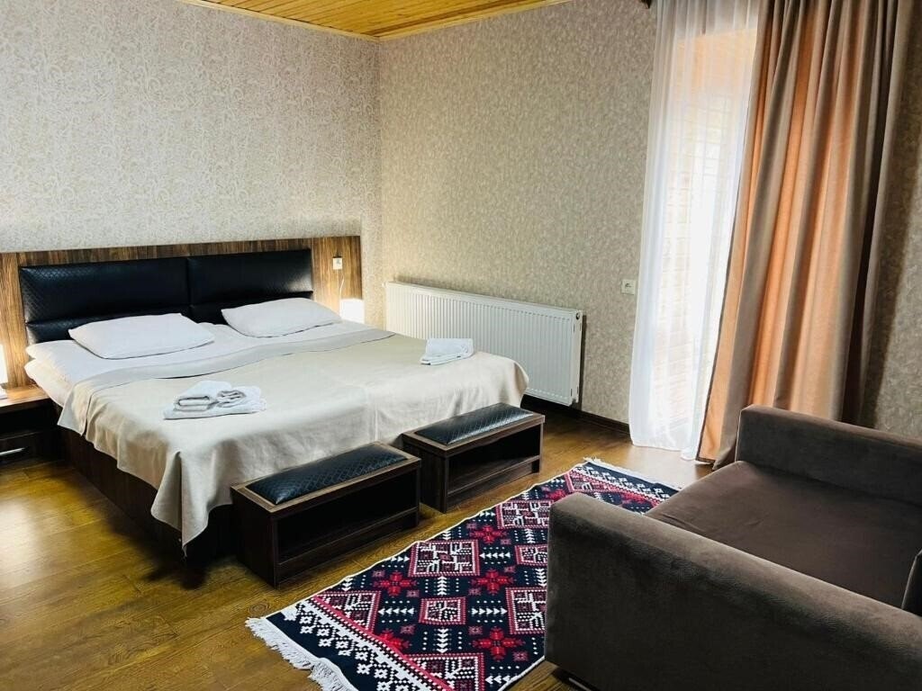 Hotel Shgedi Mestia 4* суреті
