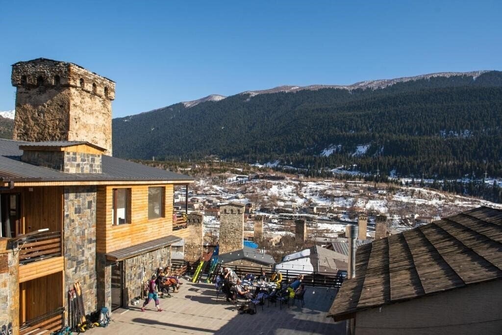 Фотография Hotel Old House Mestia 3*