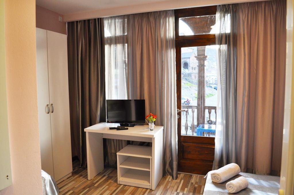 Tiflis Metekhi Hotel 3* суреті