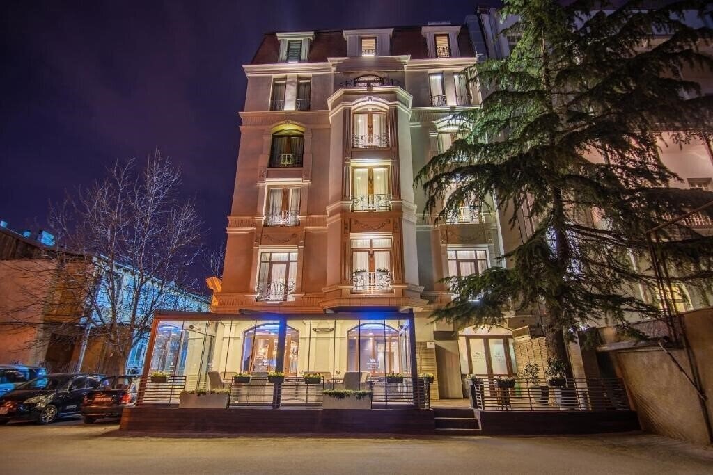 City Avenue 4* суреті