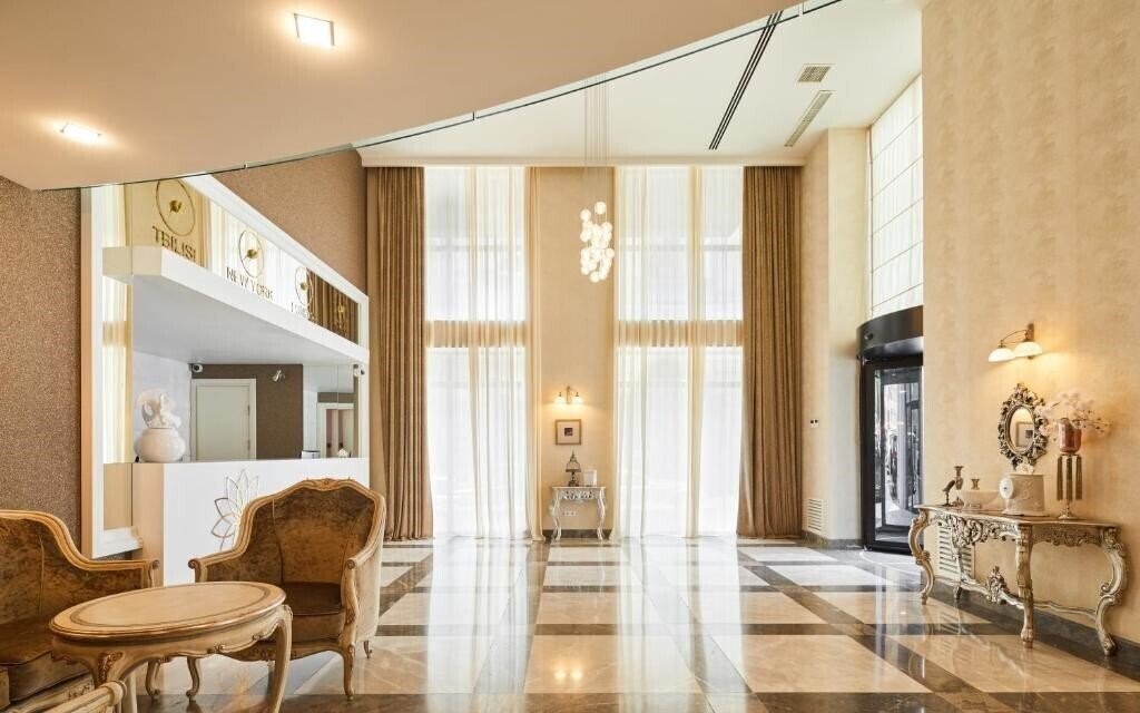 Отель Gallery Palace 4*