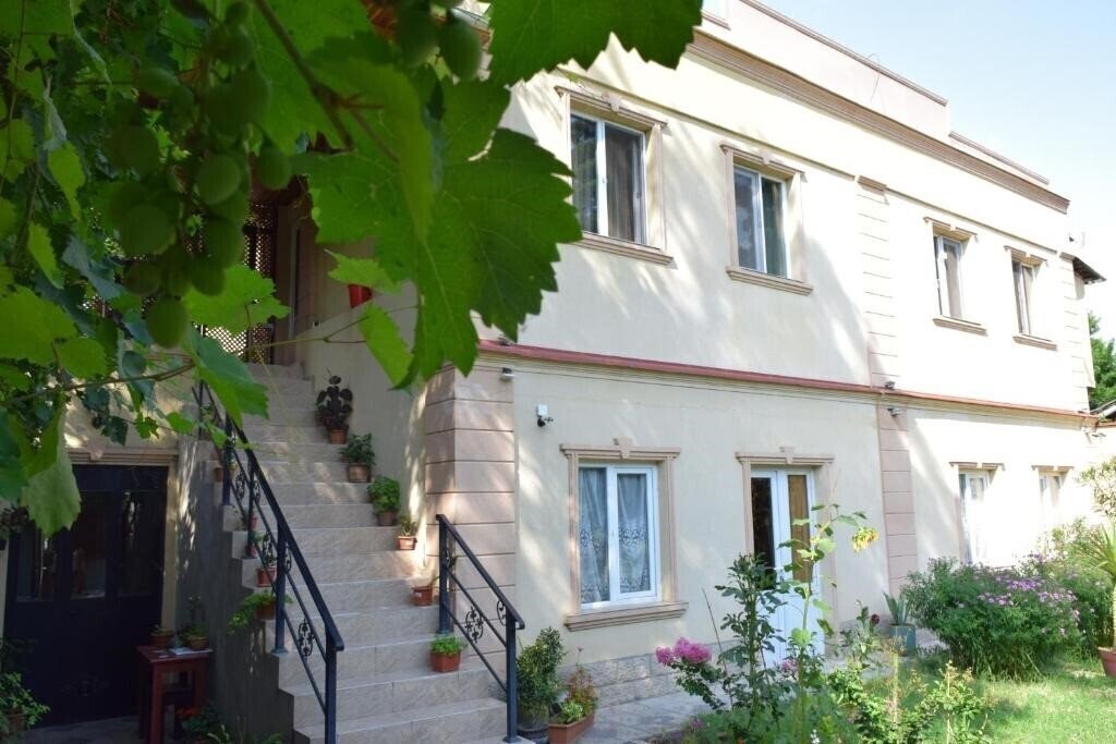 Отель Crossway Hotel 3*