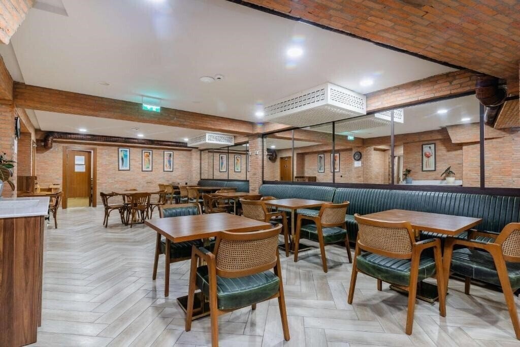 Best Western Tbilisi City Center 4* фотосуреті