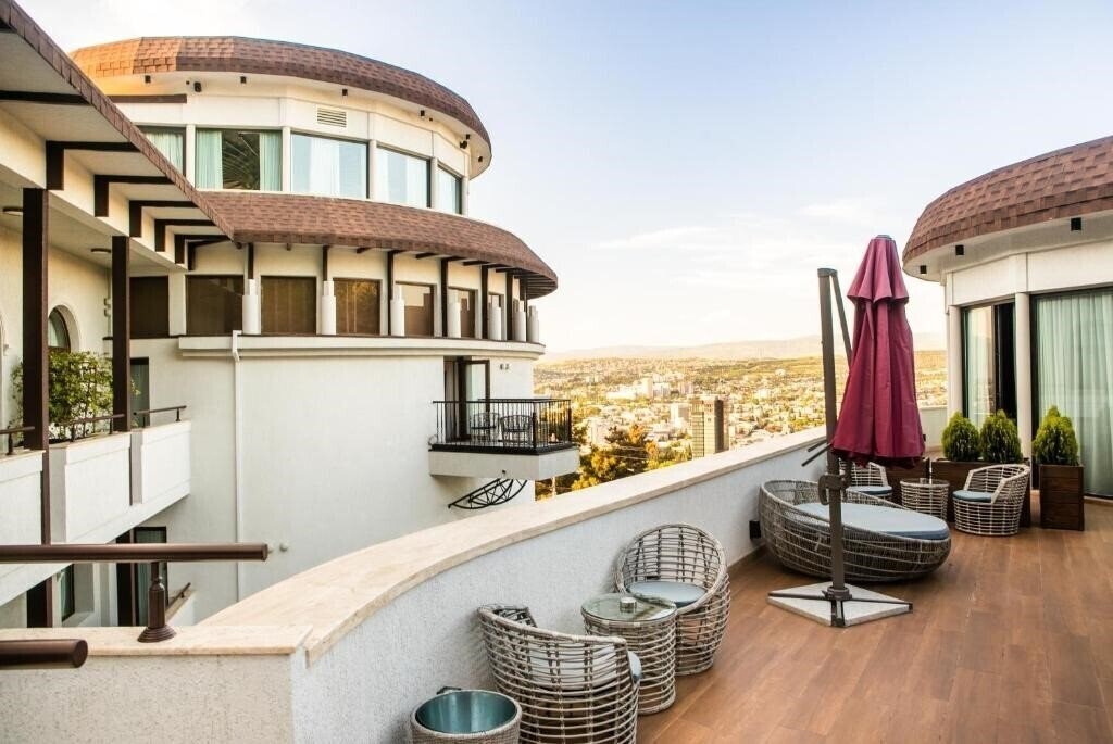 Adamo Hotel 4* қонақ үйі