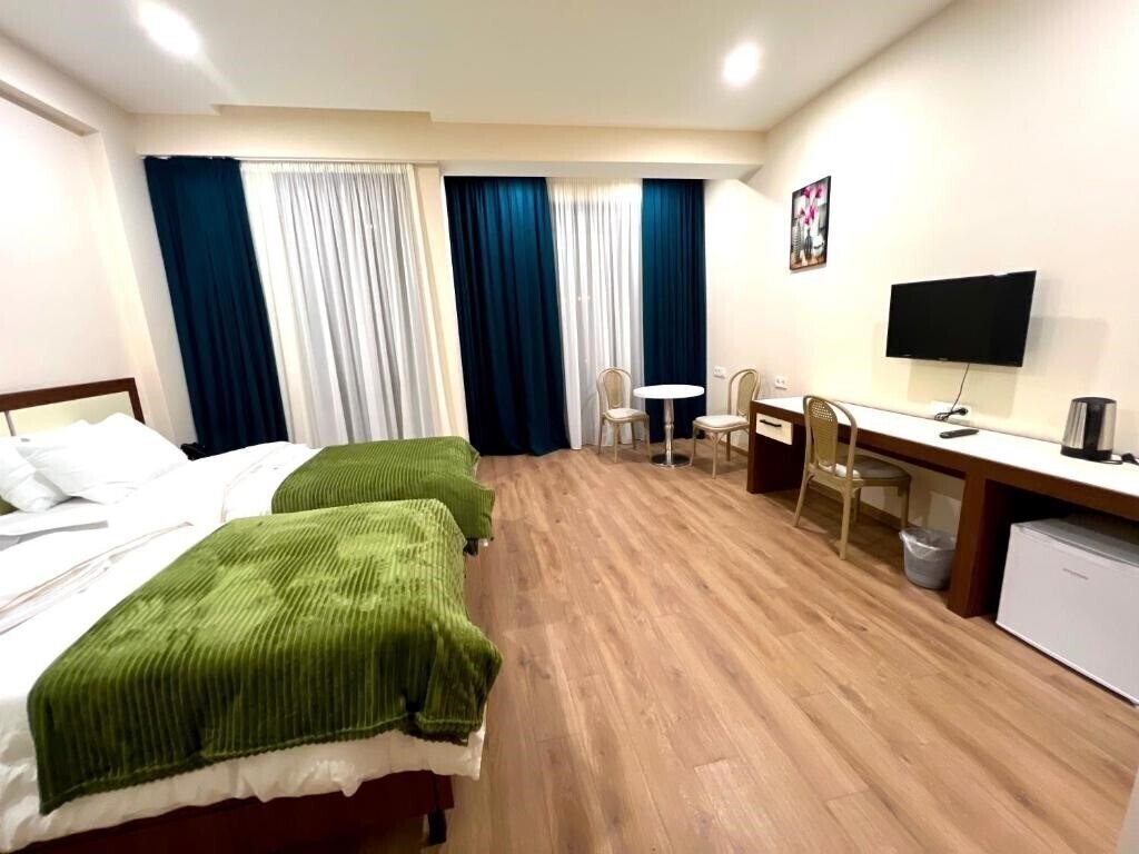 Фотография West Hotel 3*