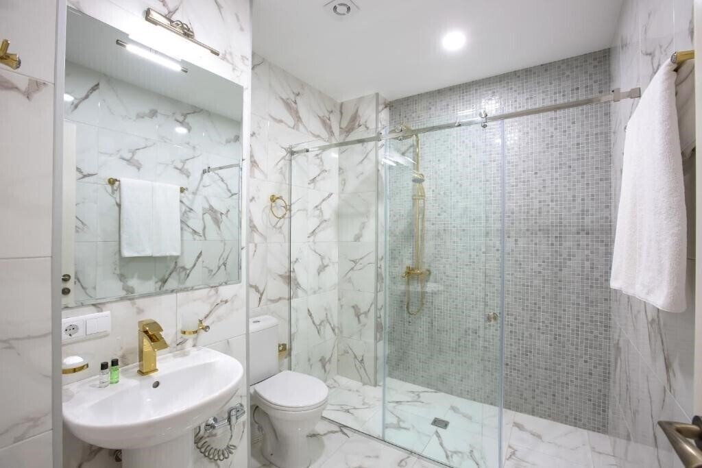 Royal Inn 4* фотосуреті