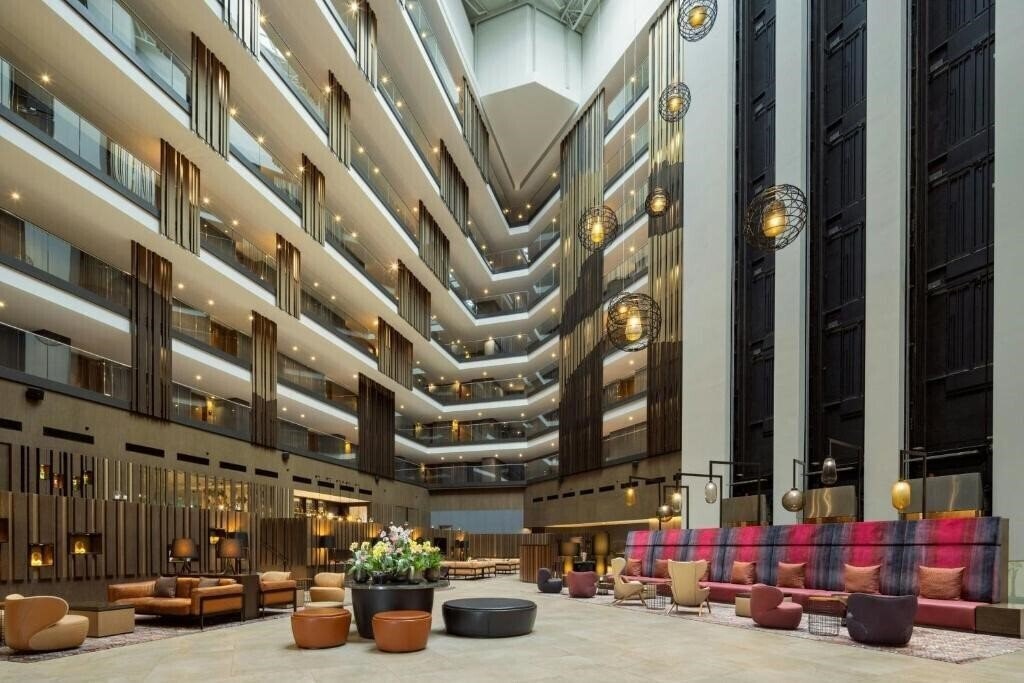 Sheraton Grand Tbilisi Metekhi Palace 5* қонақ үйі