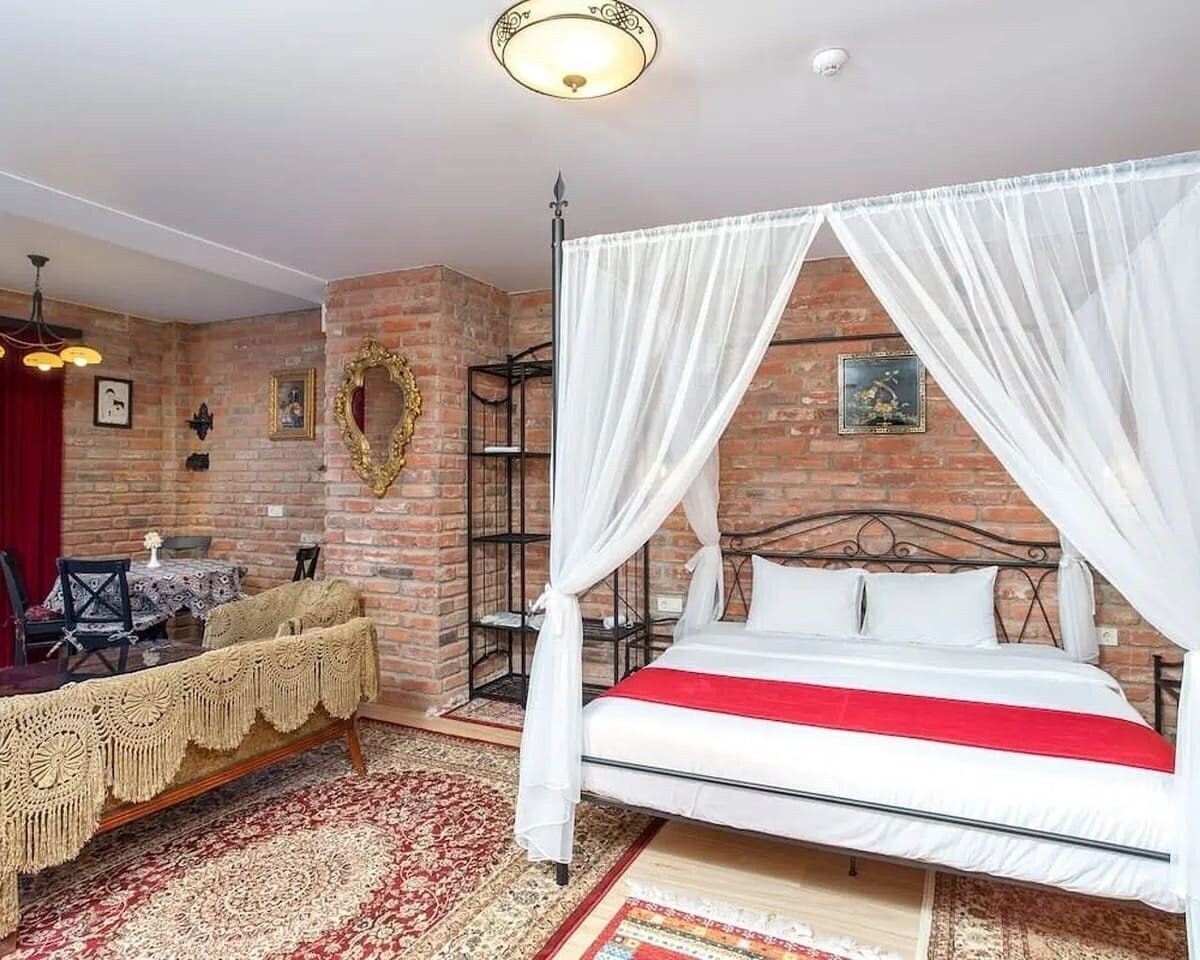 Brooch Hotel 4* қонақ үйі