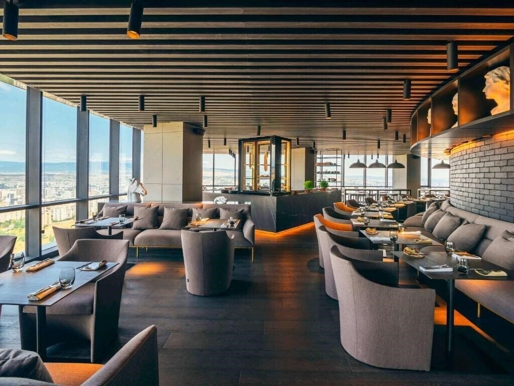 Pullman Tbilisi Axis Towers 5* суреті