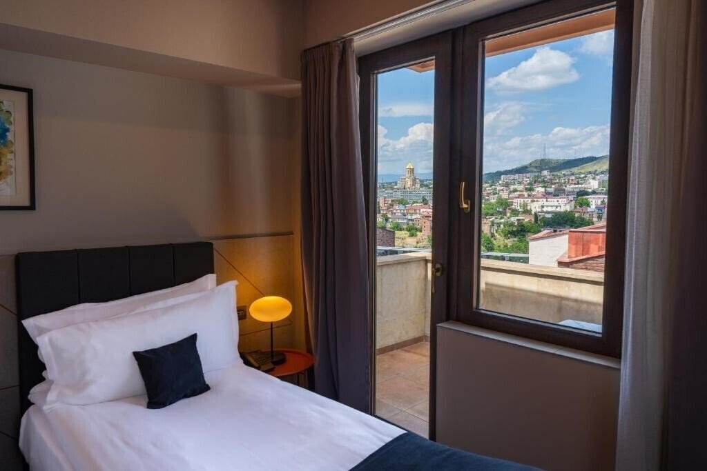 Отель King Tamar Hotel 4*