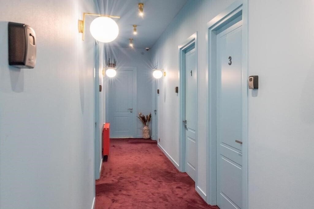 Фото Freeze Inn Hotel 4*