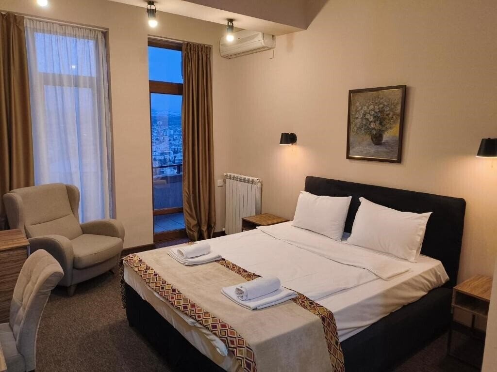 Фото Andza Tbilisi Hotel 4*