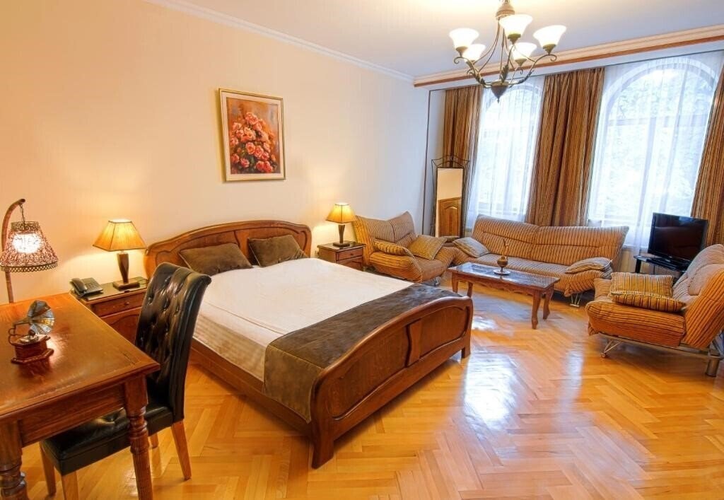 British House 4* фотосуреті
