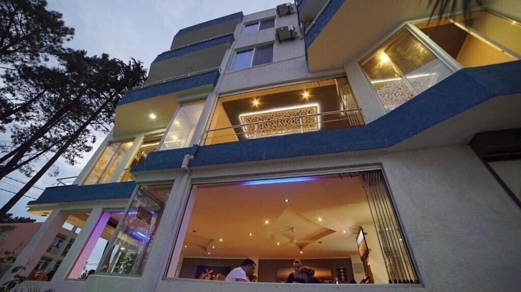 National Ureki 3* суреті