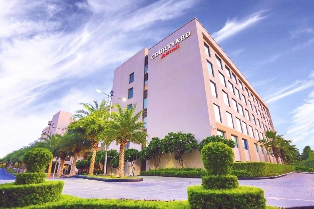 Courtyard By Marriott Agra 5* қонақ үйі