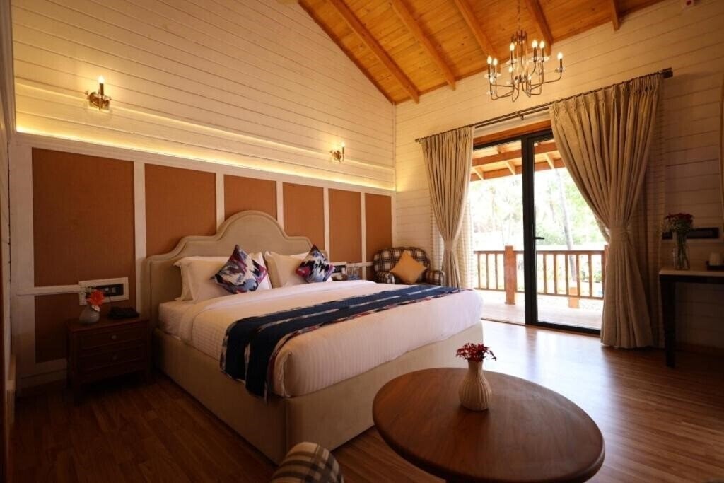 Фото Foxoso Aaristo Baga Beach Resort 4*