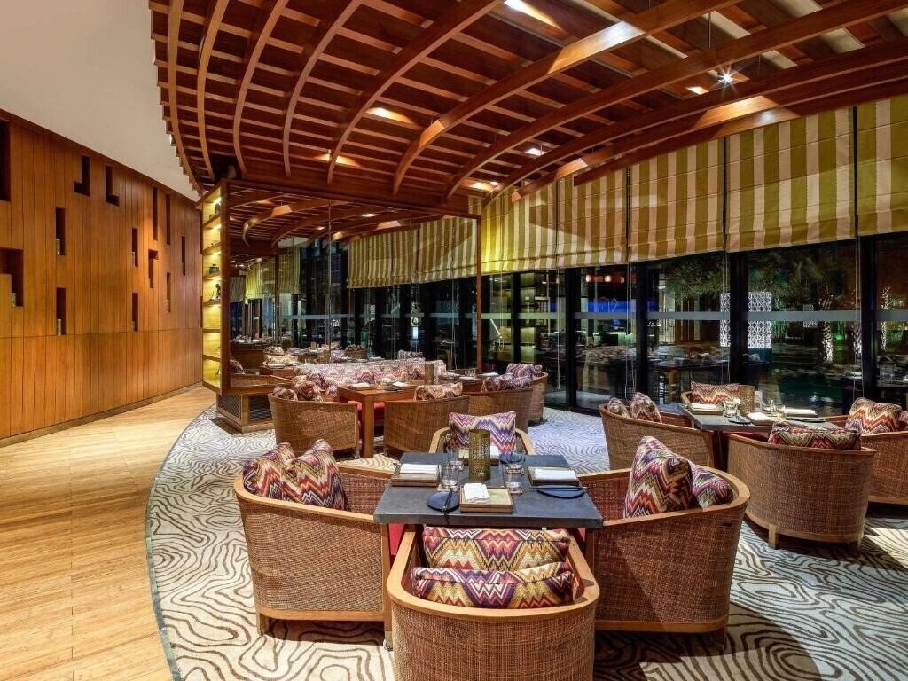 Hotel Pullman New Delhi Aerocity 4* фотосуреті