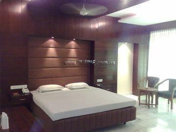 Фото Regent Continental 3*