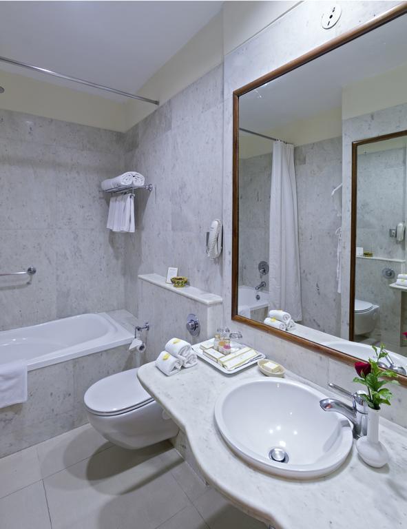 Clarks Amer 5* суреті