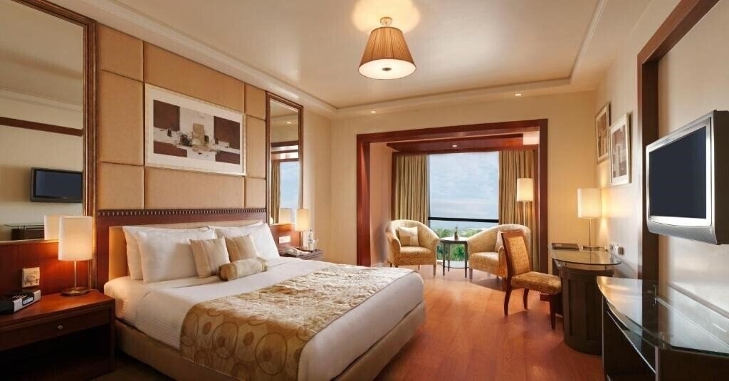 Отель Golden Tulip Jaipur 4*