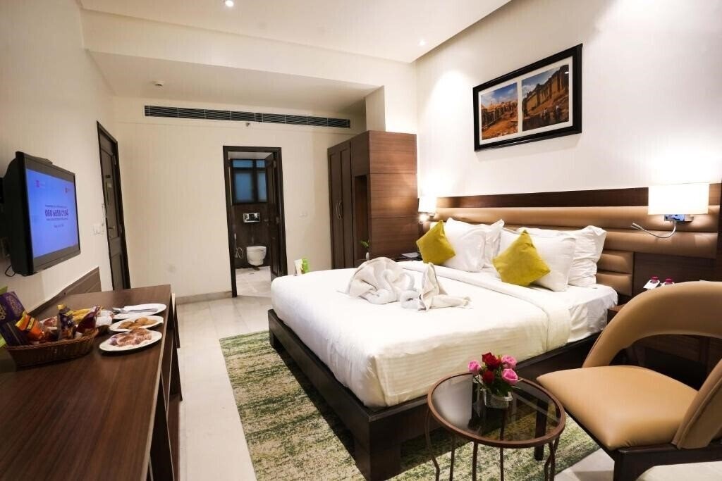 Leisure Inn Grand Chanakya 4* суреті