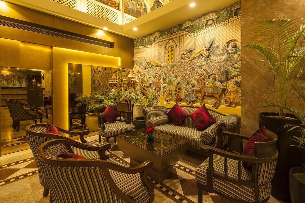 Отель Vesta Maurya Palace 3*