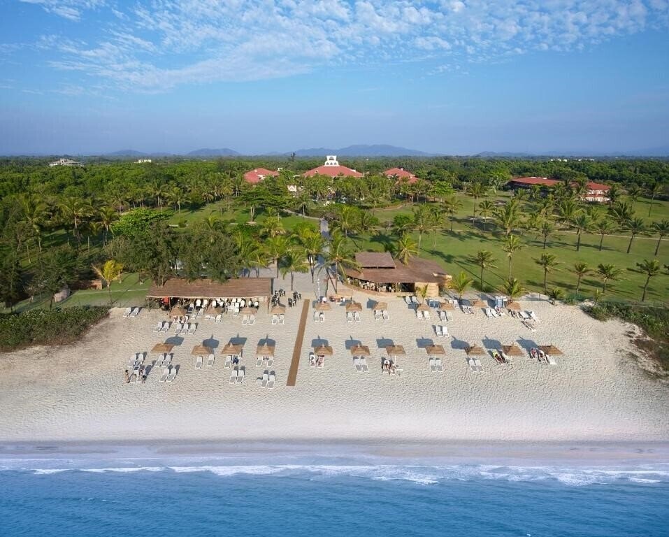 Отель Ramada Caravela Beach Resort 5*