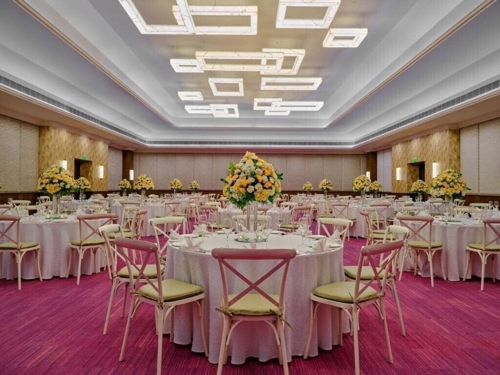 Holiday Inn 5* фотосуреті