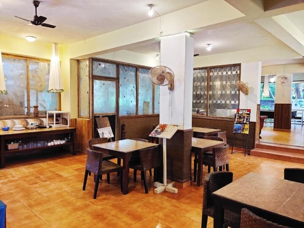 The Camelot Beach Resort 2* фотосуреті